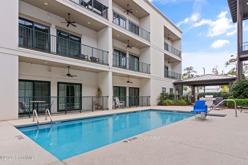 Rare opportunity to own a penthouse (top floor) in the Village - photo 24