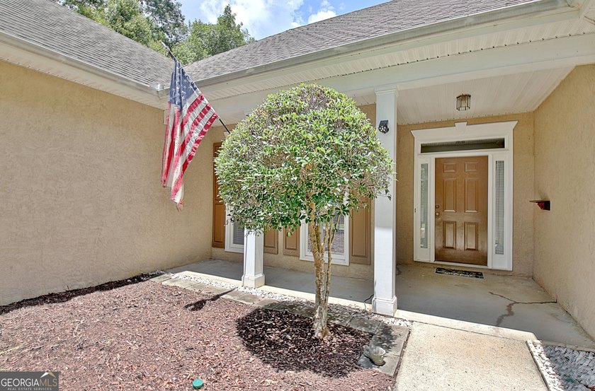 Welcome home to this spacious ranch situated on a private 1+ - photo 8