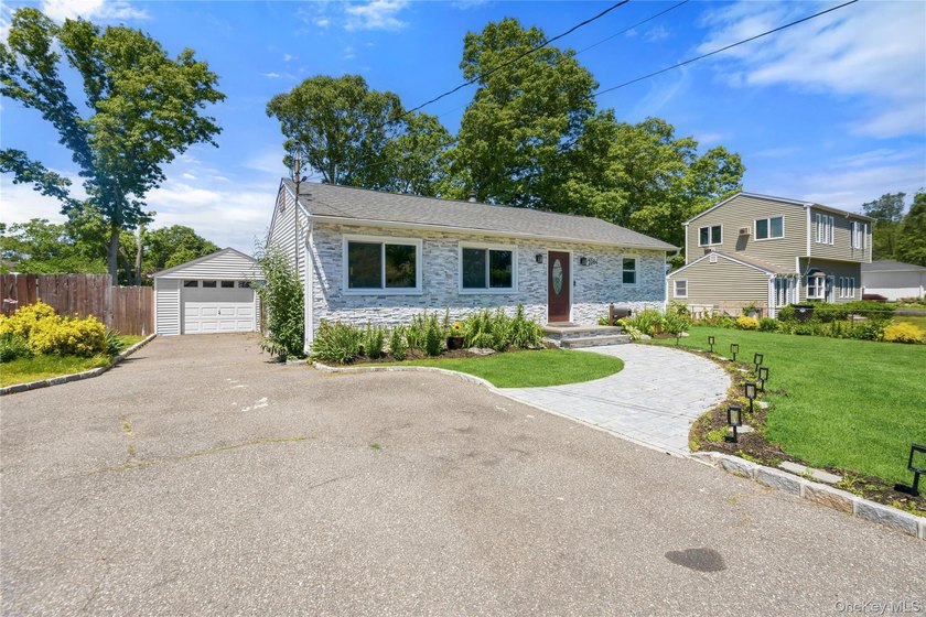 Lovely updated, expanded ranch in West Islip school district - photo 5