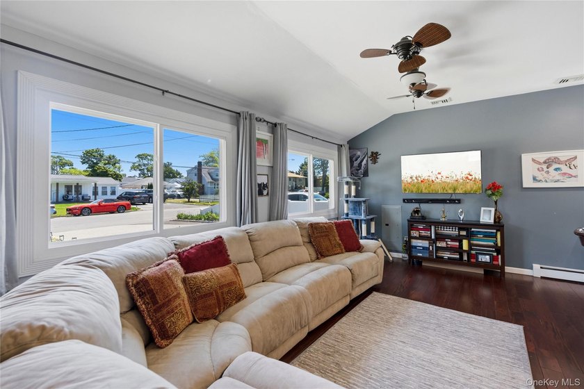 Lovely updated, expanded ranch in West Islip school district - photo 9