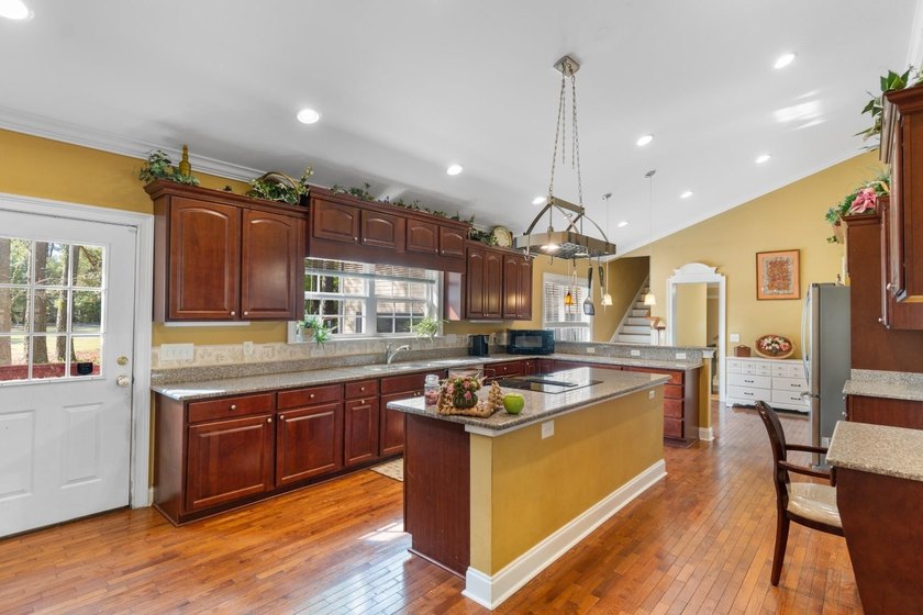 Tucked inside the sought-after golf course community of Coastal - photo 4