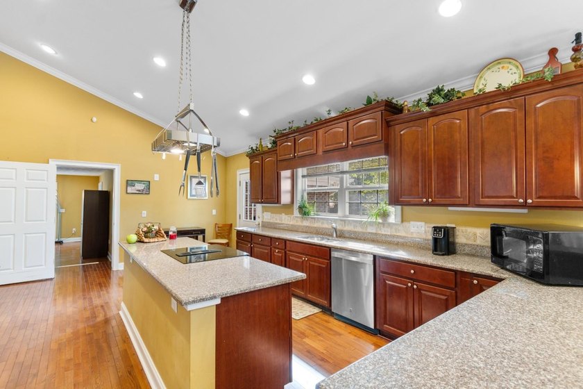 Tucked inside the sought-after golf course community of Coastal - photo 6