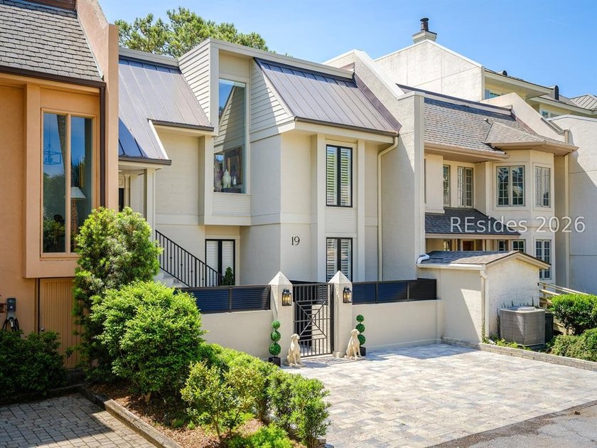 A truly one-of-a-kind offering in Sea Pines, 19 Mizzenmast Court - photo 3