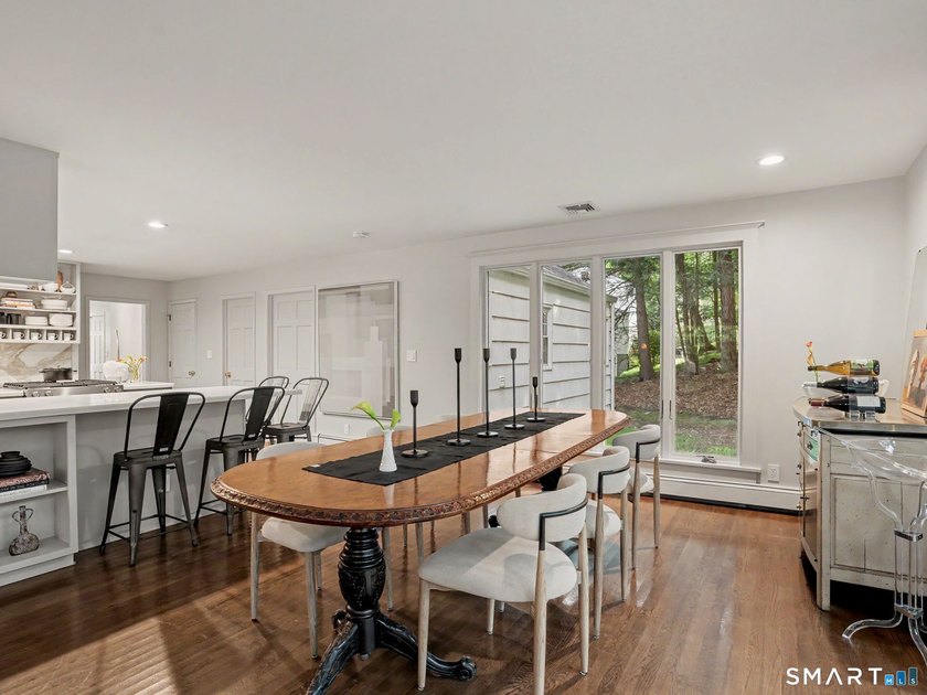 Spacious and beautifully updated ranch offering the perfect - photo 12