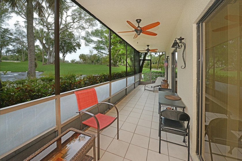 Bright corner unit with tons of natural light and large spacious - photo 13