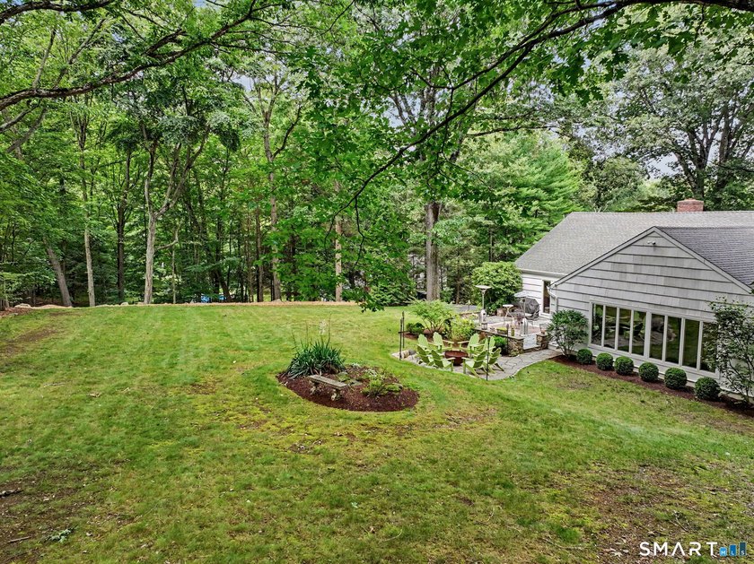 Spacious and beautifully updated ranch offering the perfect - photo 29