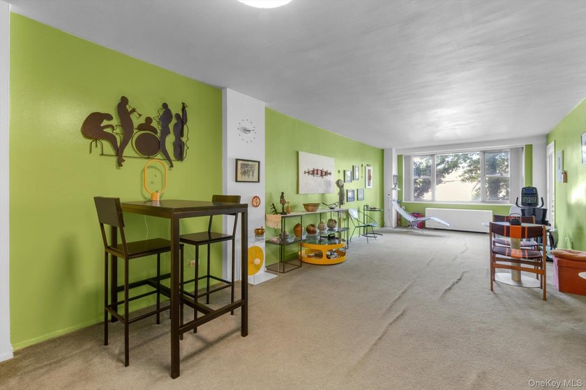 Welcome to this spacious one bedroom apartment offering comfort - photo 2