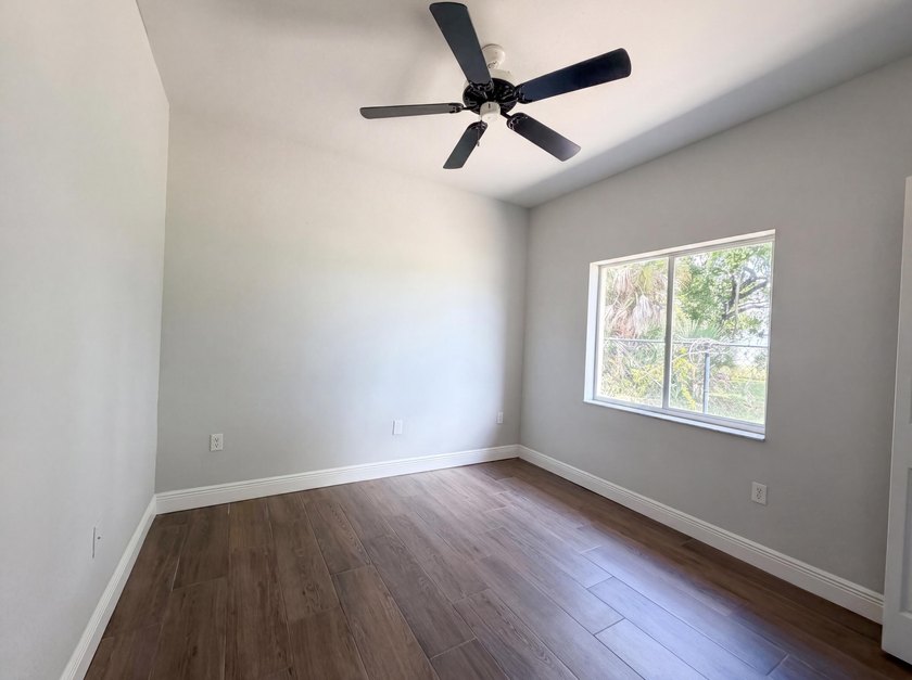 Imagine 453 N Deerfield Ave, a residence recently updated with - photo 11