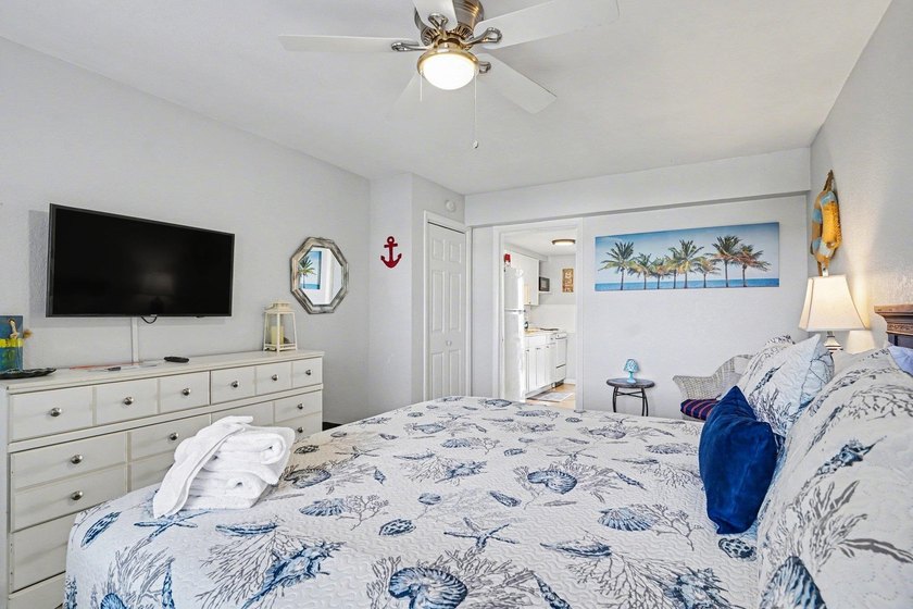 This fully furnished 1-bedroom, 1-bath direct oceanfront condo - photo 12