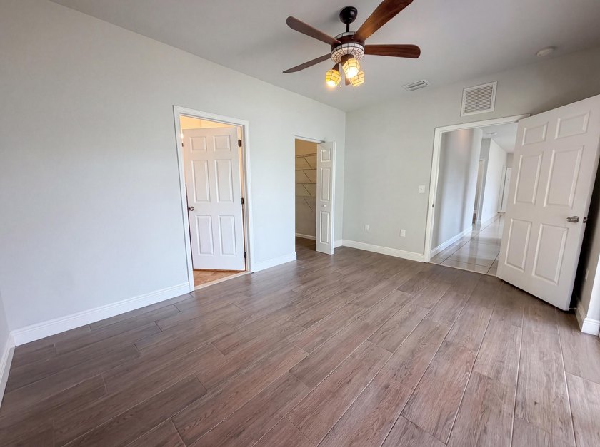 Imagine 453 N Deerfield Ave, a residence recently updated with - photo 13