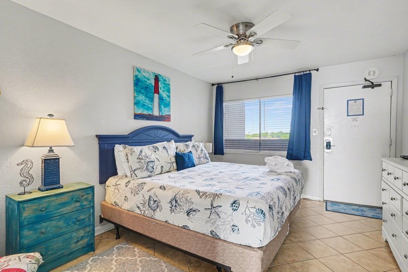 This fully furnished 1-bedroom, 1-bath direct oceanfront condo - photo 15