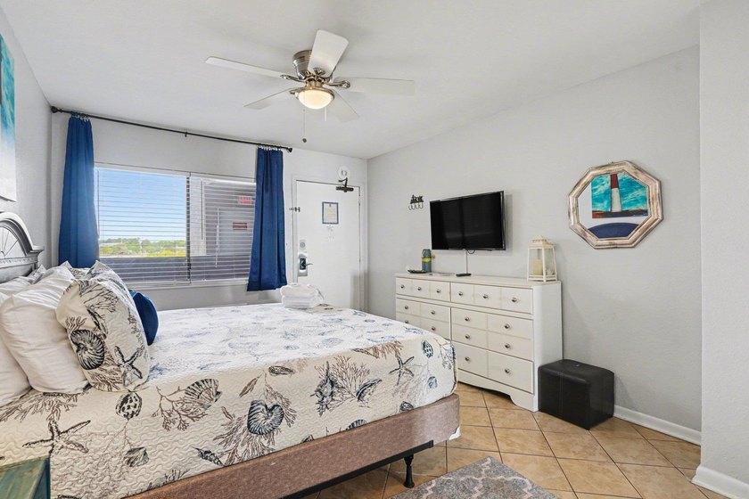 This fully furnished 1-bedroom, 1-bath direct oceanfront condo - photo 16