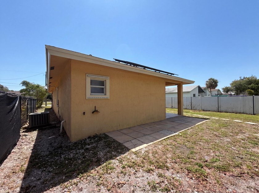 Imagine 453 N Deerfield Ave, a residence recently updated with - photo 17