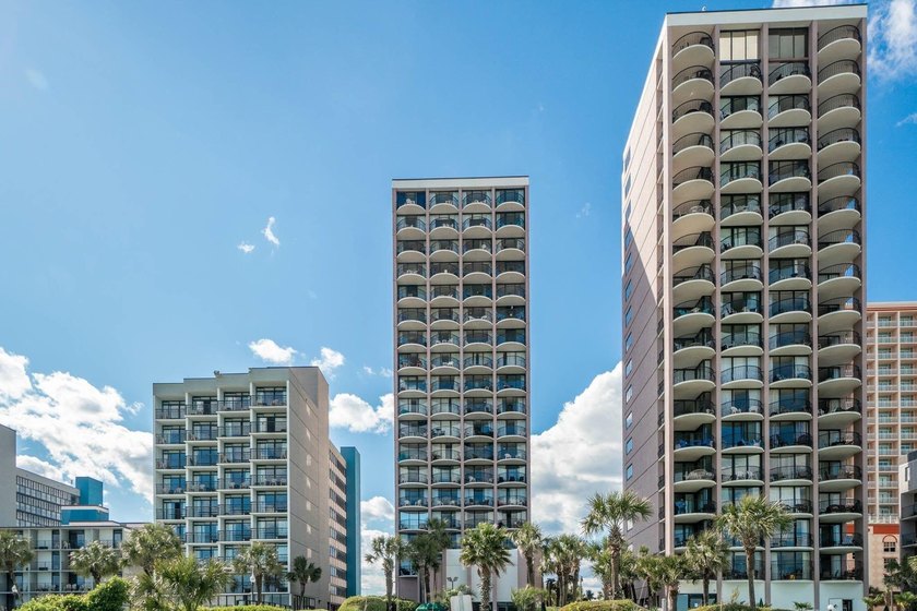 This fully furnished 1-bedroom, 1-bath direct oceanfront condo - photo 25