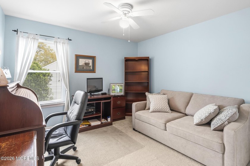 Stunning Colonial set on a beautifully landscaped property with - photo 27