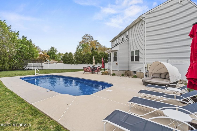 Stunning Colonial set on a beautifully landscaped property with - photo 37