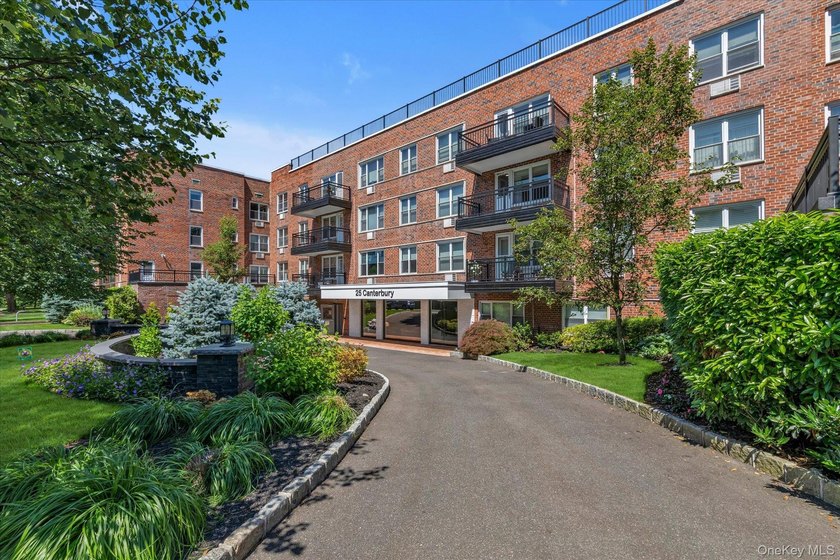 Welcome to this beautifully maintained 2-bedroom, 2-bath co-op - photo 2