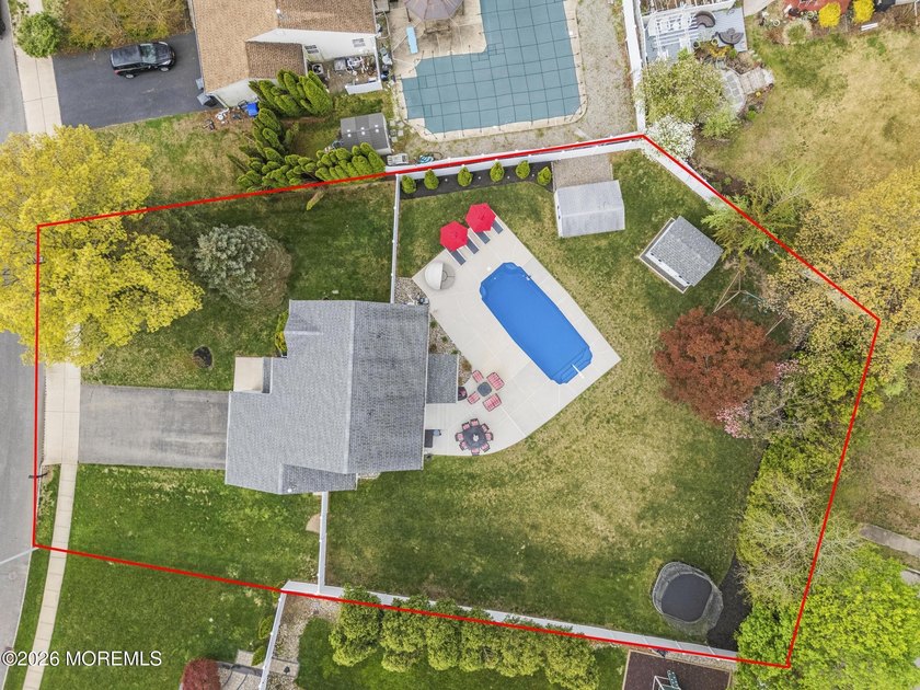 Stunning Colonial set on a beautifully landscaped property with - photo 49