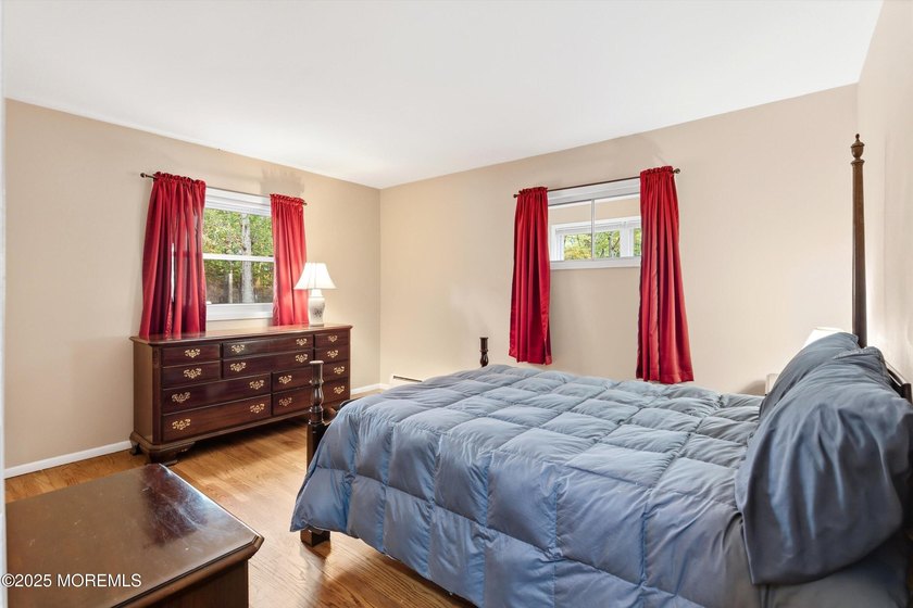 Updated Private Retreat in Cedar Glen Homes Looking for a - photo 17