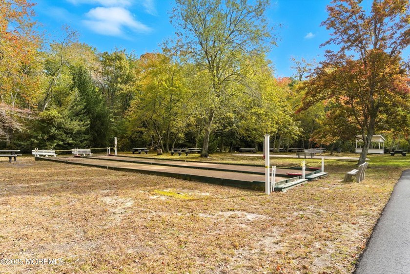 Updated Private Retreat in Cedar Glen Homes Looking for a - photo 24