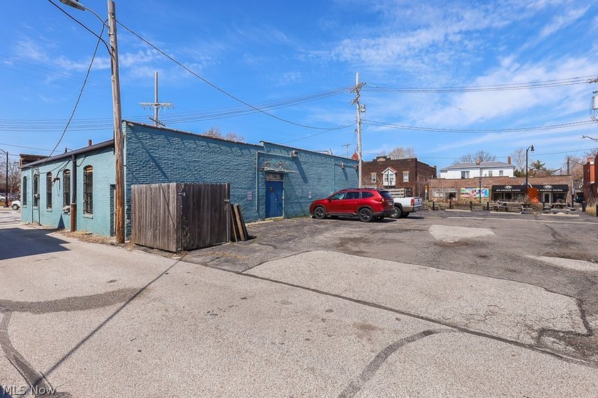 Fantastic opportunity to own a building in the heart of the - photo 5