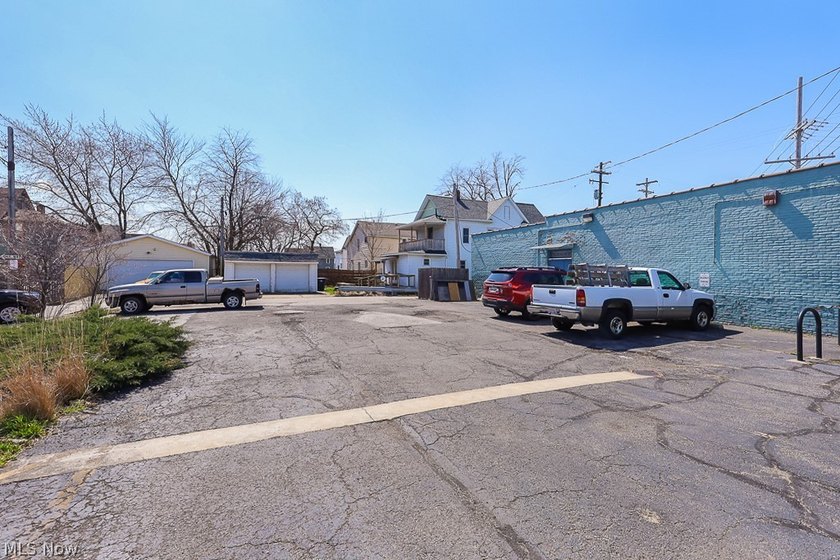 Fantastic opportunity to own a building in the heart of the - photo 6