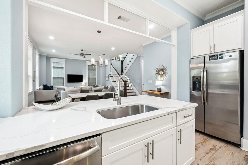 Welcome to your dream retreat, nestled in the serene community - photo 27