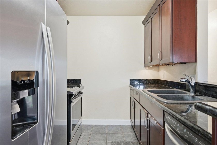 Experience the perfect blend of comfort and convenience in this - photo 7