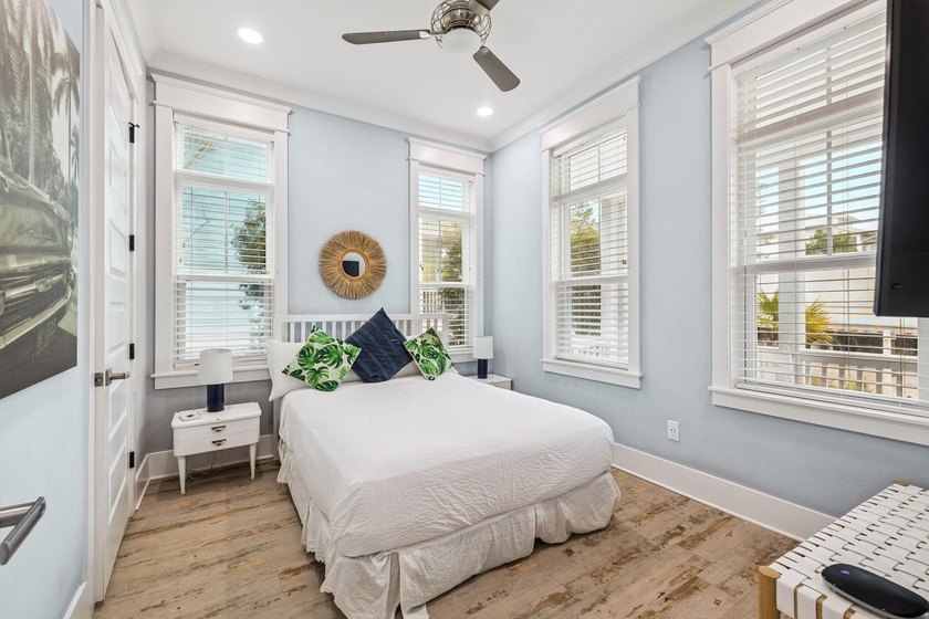 Welcome to your dream retreat, nestled in the serene community - photo 32