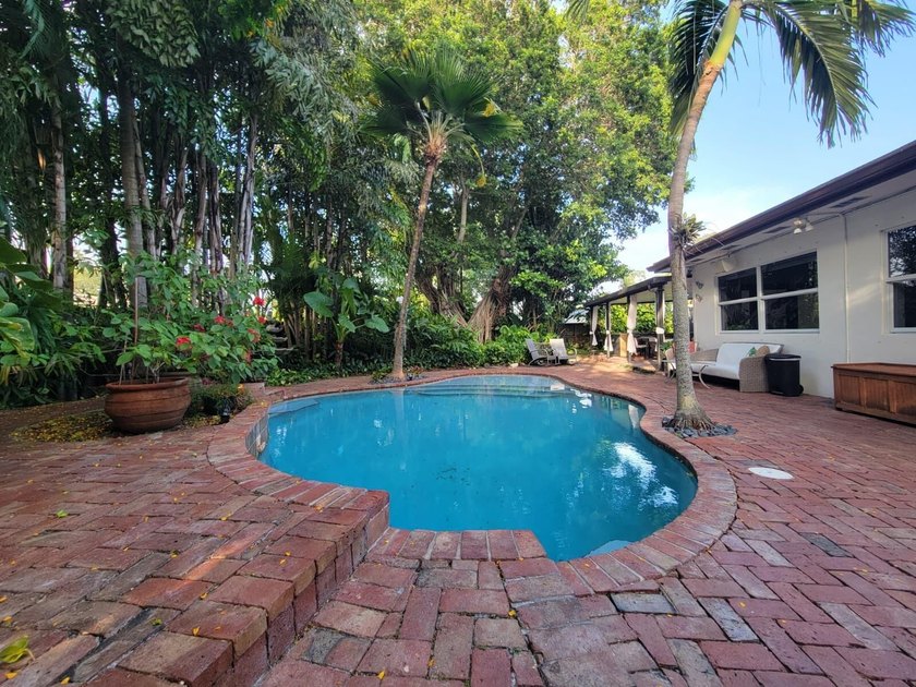 Welcome to this one-of-a-kind tropical retreat in the highly - photo 33