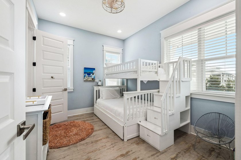 Welcome to your dream retreat, nestled in the serene community - photo 40