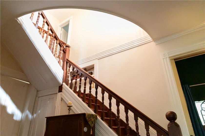 Dreams Do Come True Here! A large Victorian with a garage apt &amp; - photo 12