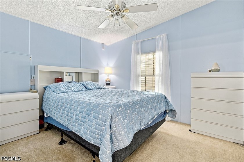 Welcome to this beautifully maintained, move-in-ready home - photo 14