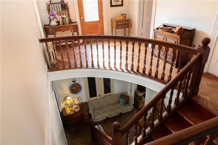 Dreams Do Come True Here! A large Victorian with a garage apt &amp; - photo 15