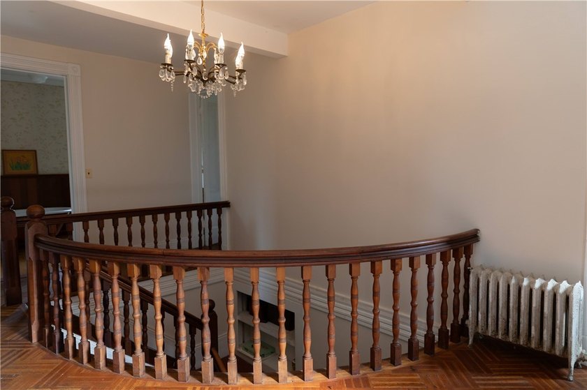 Dreams Do Come True Here! A large Victorian with a garage apt &amp; - photo 16