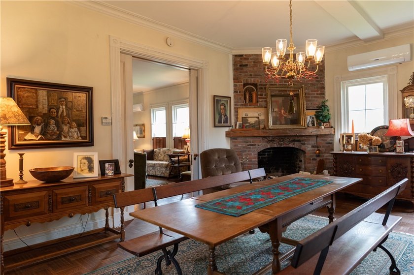 Dreams Do Come True Here! A large Victorian with a garage apt &amp; - photo 28