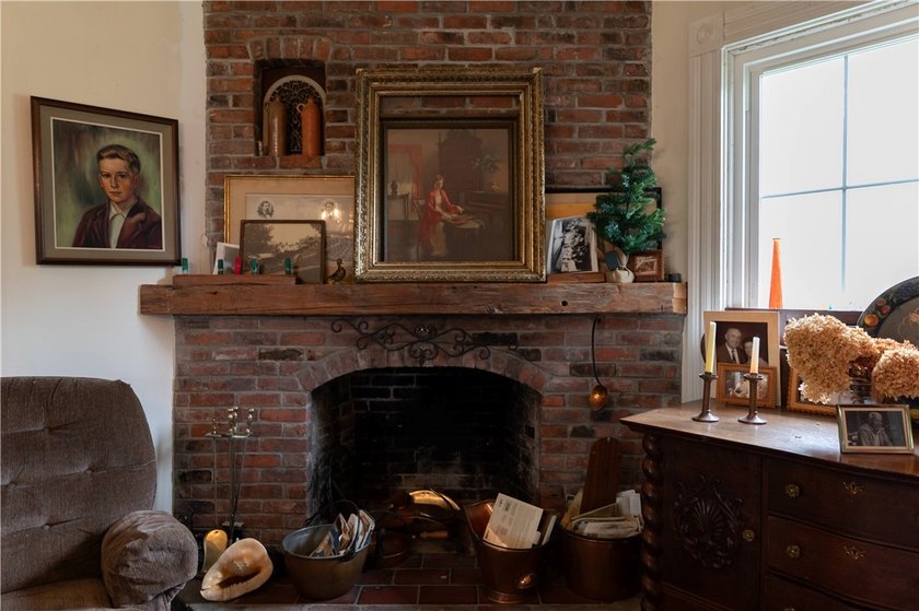 Dreams Do Come True Here! A large Victorian with a garage apt &amp; - photo 30