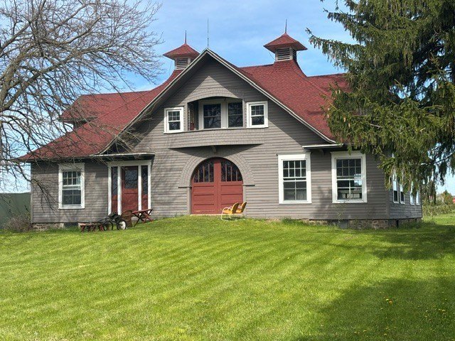 Dreams Do Come True Here! A large Victorian with a garage apt &amp; - photo 37