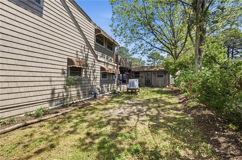 Meticulously maintained 2-story home in sought-after Poplar - photo 42