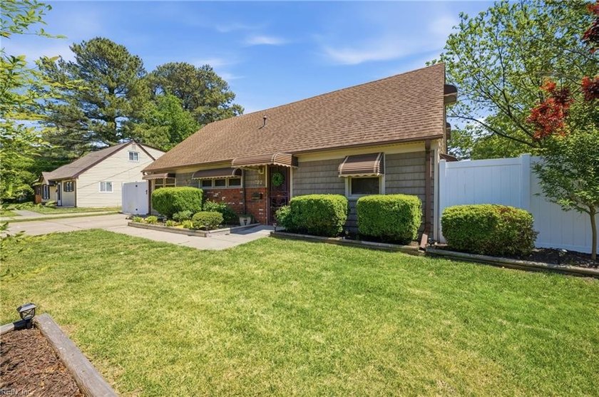 Meticulously maintained 2-story home in sought-after Poplar - photo 44