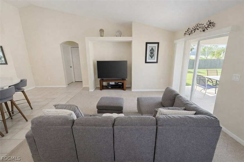 Spacious 3-bedroom, 2-bath home located in NE Cape Coral. This - photo 8