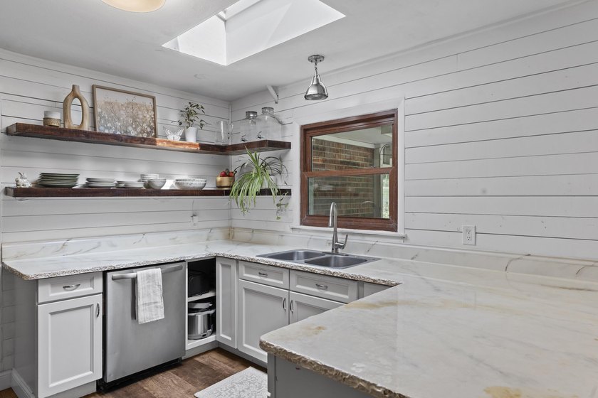 BEST OF BOTH WORLDS - Oconomowoc schools and amenities + Ixonia - photo 12