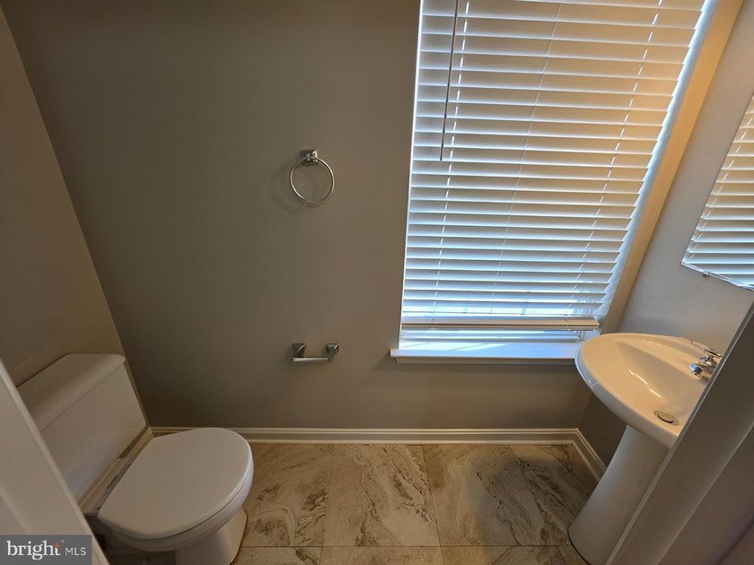 This end unit townhouse features a loft that provides flexible - photo 10
