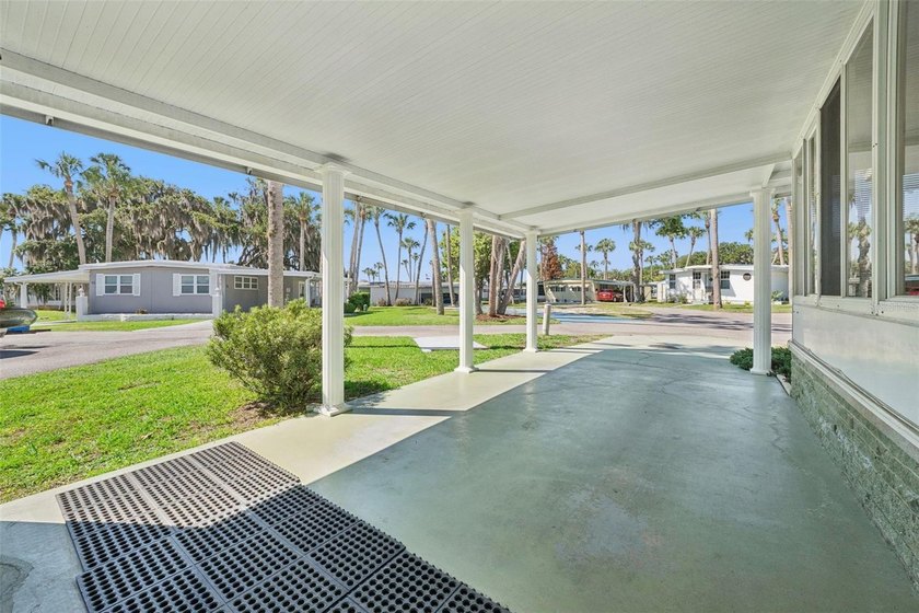 Welcome to easy Florida living in this charming 2 bedroom, 2 - photo 3