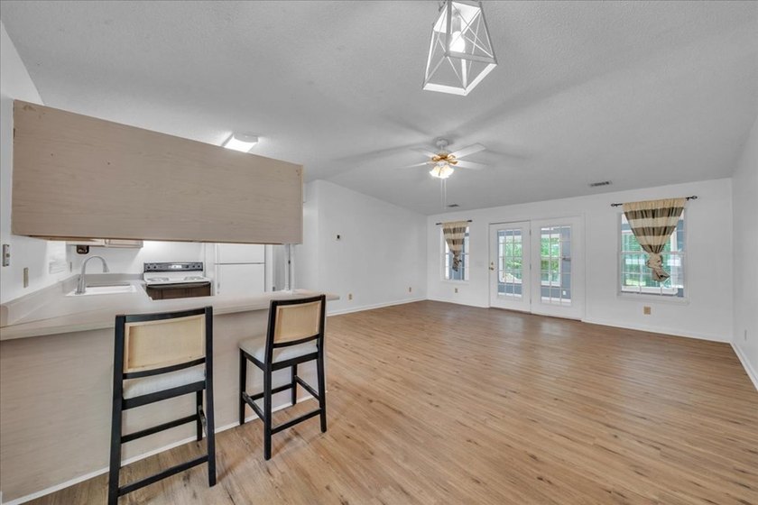 Welcome to a fisherman's paradise in the desirable Limestone - photo 26