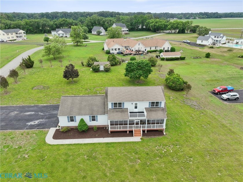 Wonderful Location in River Bank Acres in the heart of - photo 26