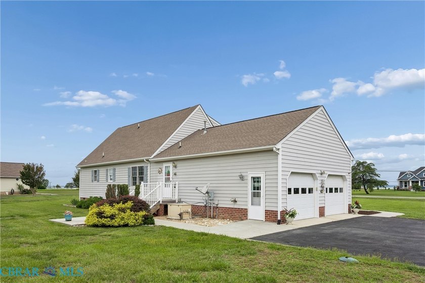 Wonderful Location in River Bank Acres in the heart of - photo 30
