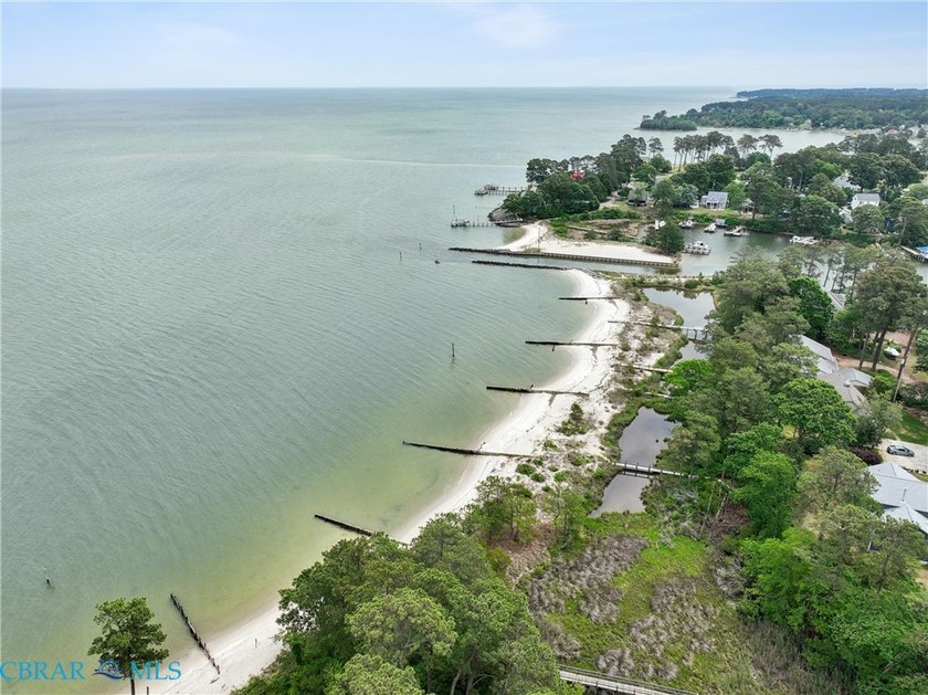 Wonderful Location in River Bank Acres in the heart of - photo 33
