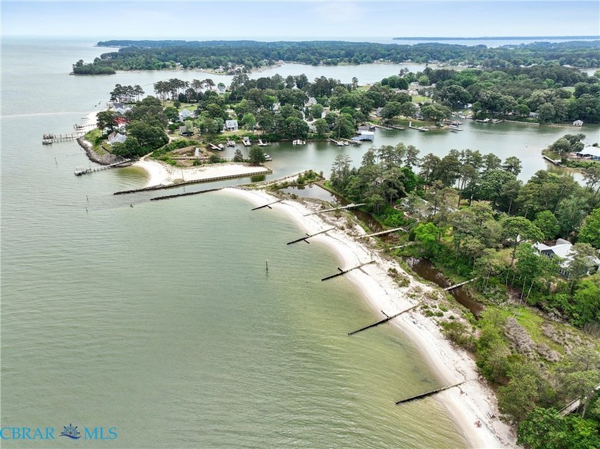 Wonderful Location in River Bank Acres in the heart of - photo 35