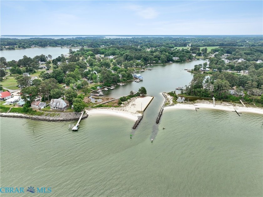 Wonderful Location in River Bank Acres in the heart of - photo 36